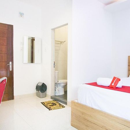 RedDoorz @ RS Adam Malik Medan Otel Dış mekan fotoğraf