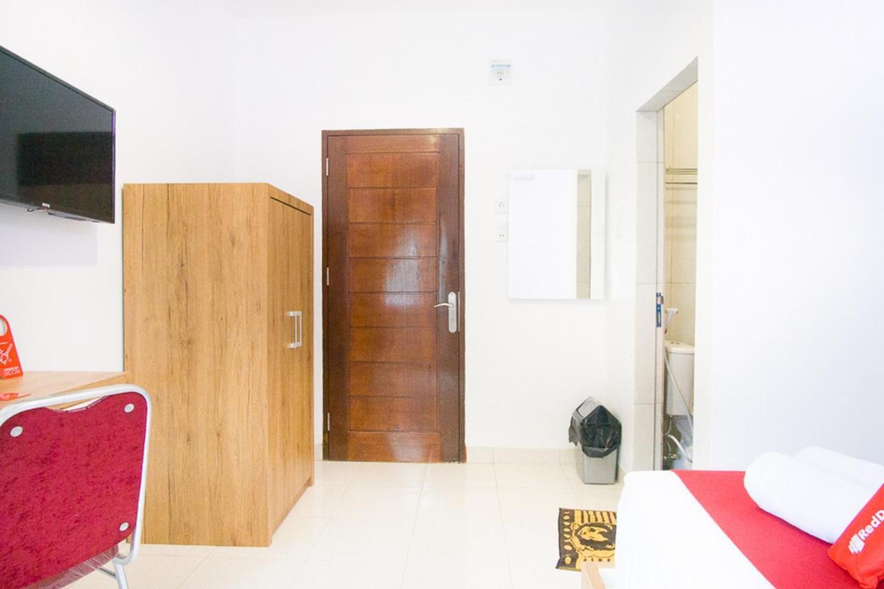 RedDoorz @ RS Adam Malik Medan Otel Dış mekan fotoğraf