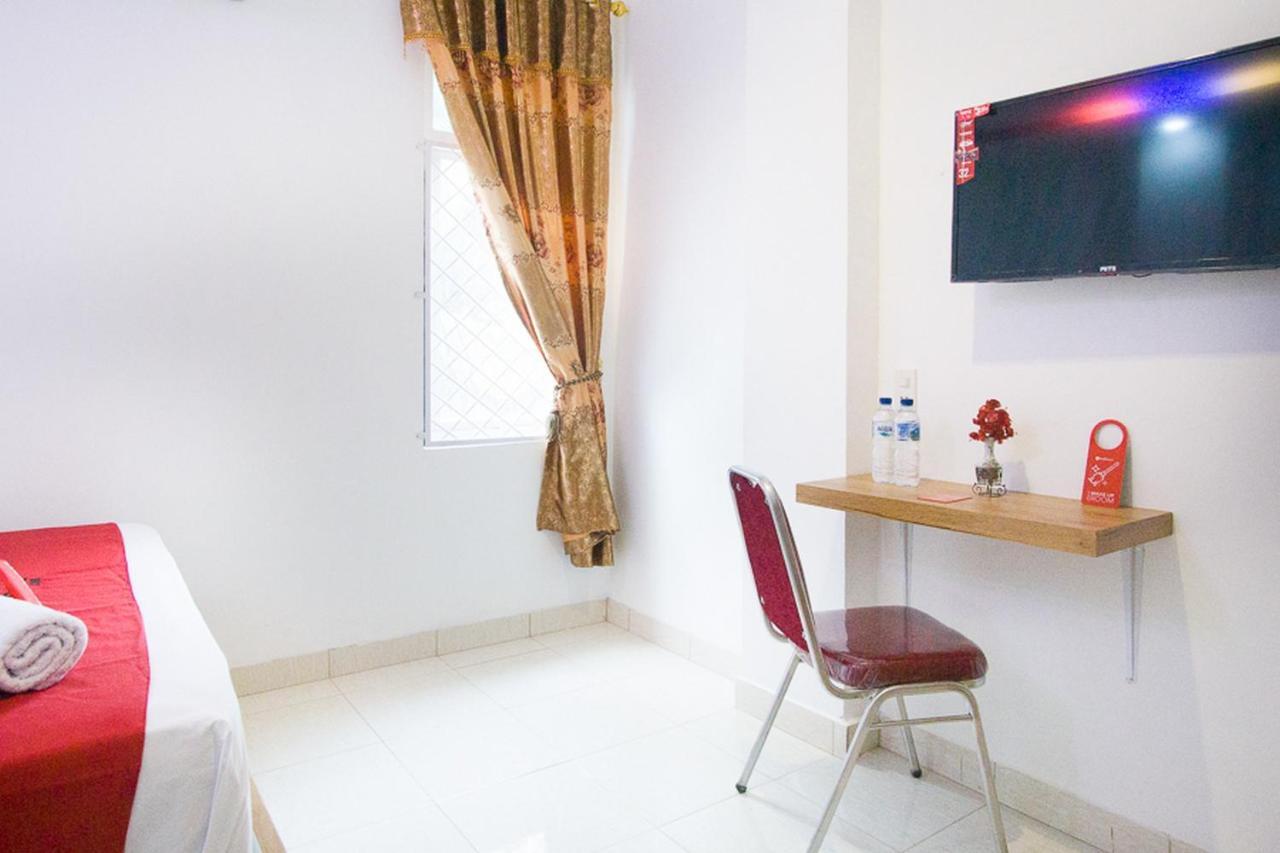 RedDoorz @ RS Adam Malik Medan Otel Dış mekan fotoğraf
